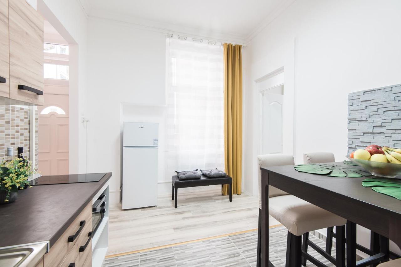 Buda-pest Apartment *